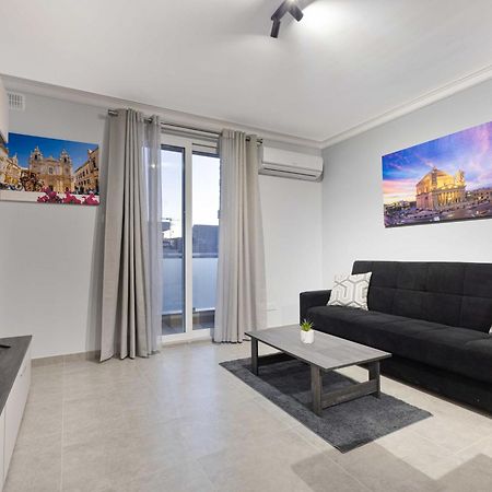 Luxurious & Spacious 2Bd Accomodation At The Podium - Yacht Marina Area, Close To Valletta Msida Esterno foto