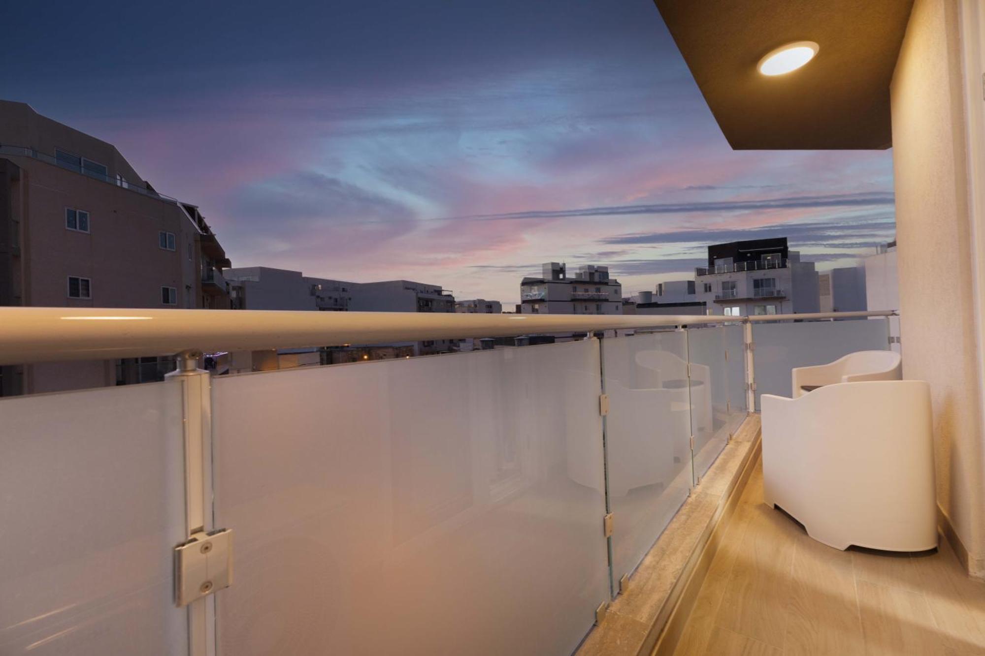 Luxurious & Spacious 2Bd Accomodation At The Podium - Yacht Marina Area, Close To Valletta Msida Esterno foto